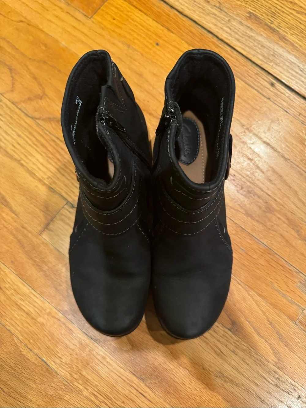 Clarks Booties Women’s Size 6.5